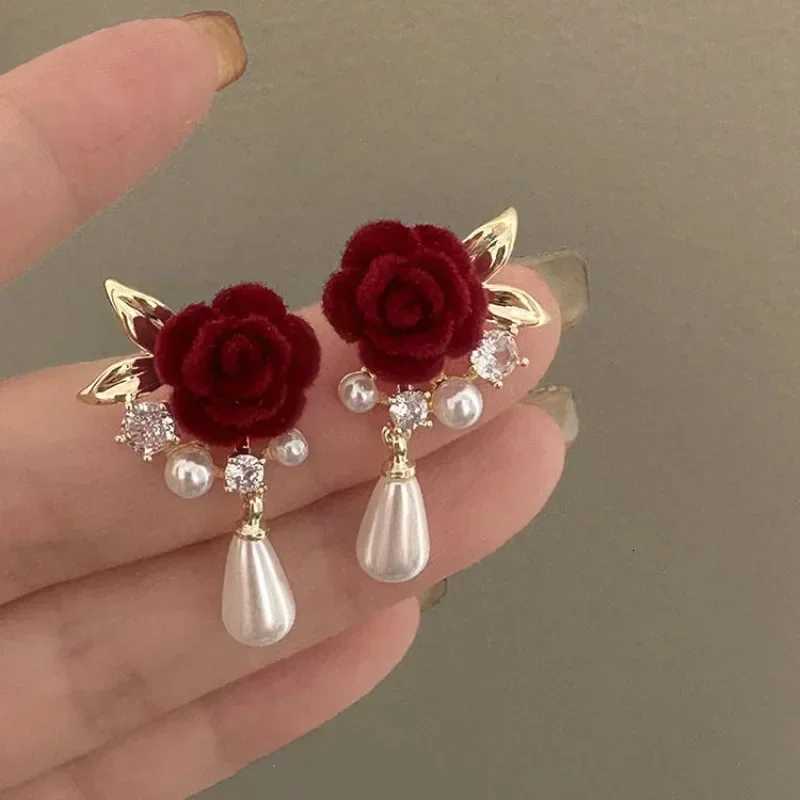 2024 New Wine Red Velvet Rose Pearl Earrings for Women Vintage Red Rose Elegant High-end Studs Earrings Jewelry Accessories Y250812