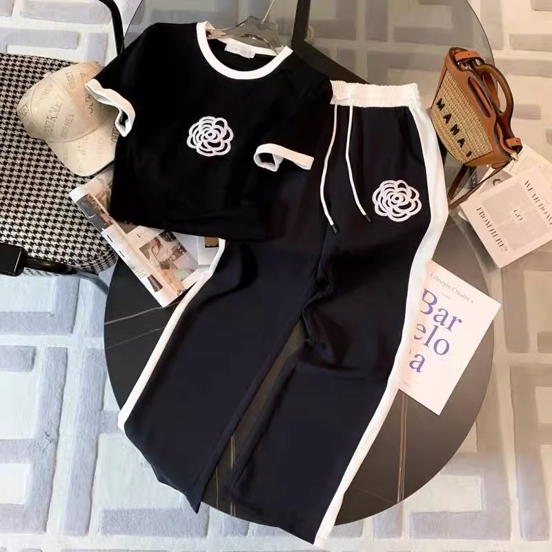 Camellia Pattern Womens Casual for Summer Pantsuits Black and white stitching Casual and fashionable short sleeves