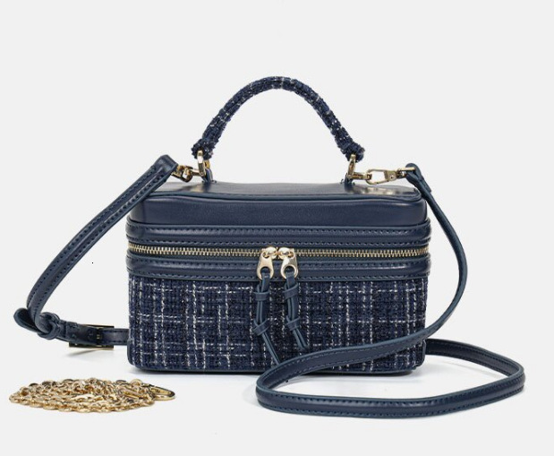 Designer Bag Latest Women's Bag 2025 New Retro Single Shoulder Crossbody Trendy Handheld Hard Luxury Bag Fashion Small Square Bag Trendy One Piec