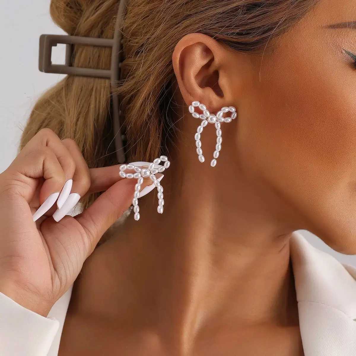 Obega Tiny Bowkont Stud Earring Imitation Pearl Earrings For Woman Classic Gold Silver Color Daily Wear Jewelry Gift Y250812