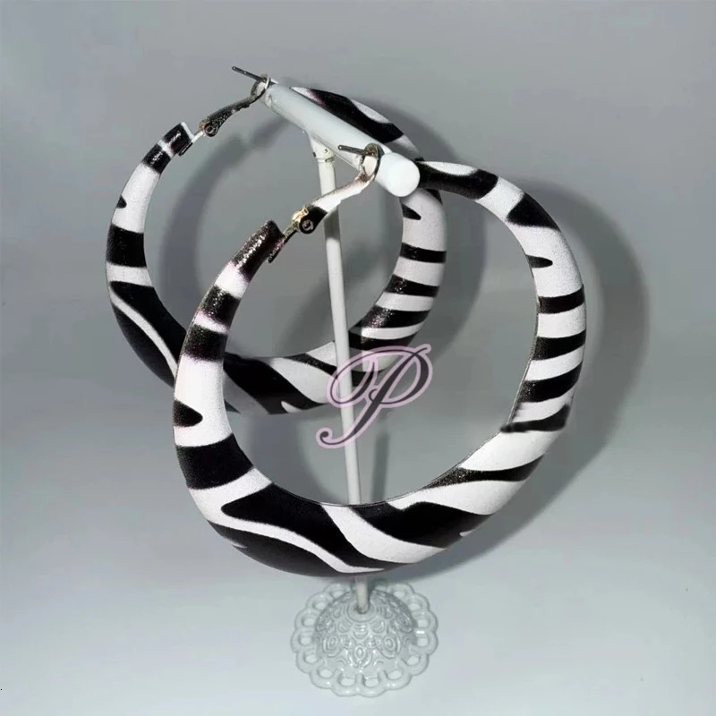 Y2K Jewelry Zebra Striped Geometric Earrings for Women Fashion Cool Punk Sexy Earrings Charm Vintage Accessories Gothic Earrings 250812