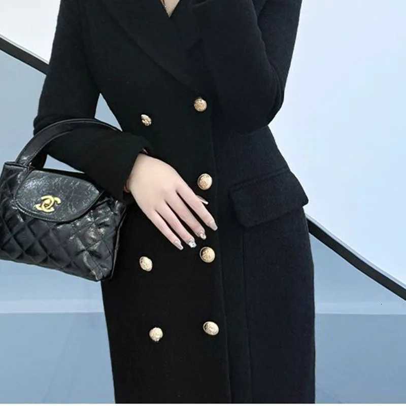 Autumn Winter Fashionable Elegant Women Woolen Coat 2025 New Black High-Quality Thickened Double-Breasted Women Woolen Coat H467 Z250813