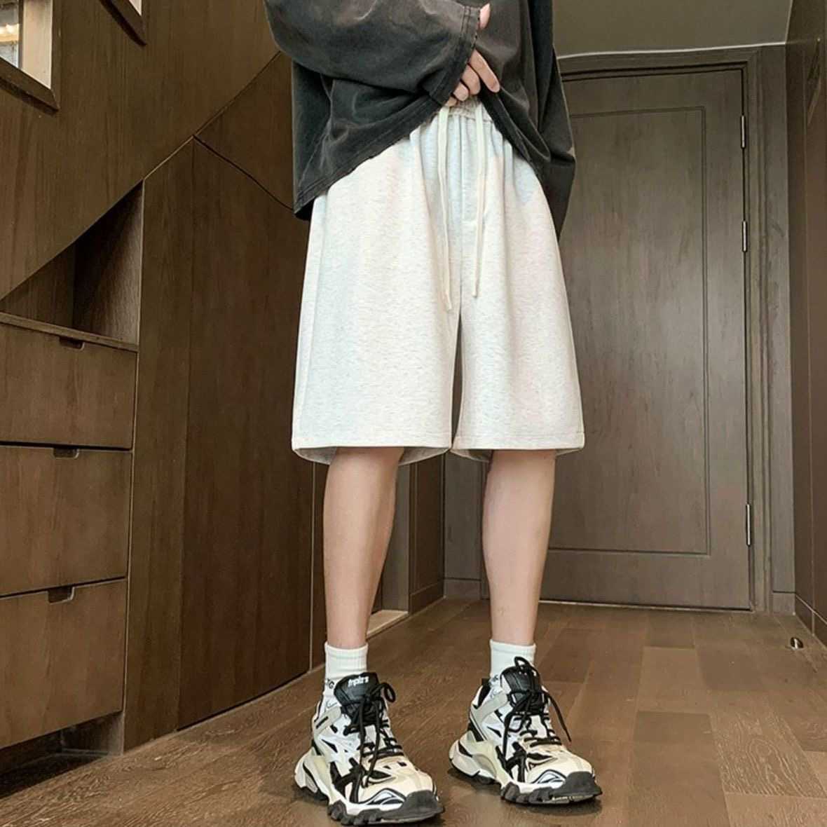 Simple short pants for men, new summer style, breathable and loose, trendy brand, basketball sport-style, five-inch casual pants, for boys, to be worn