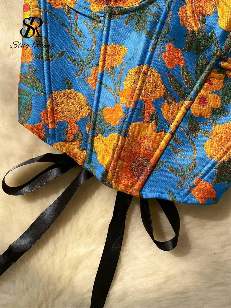 2025 sleeveless backless floral mini vest street trend wear strapless slim fit beach top new designer top