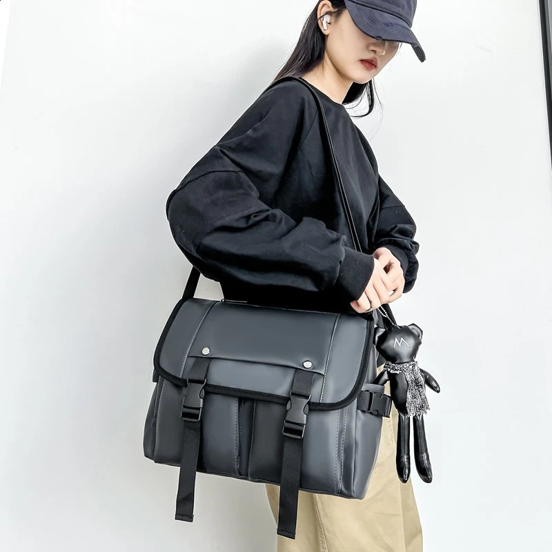 Men Messenger Bag Multi Pocket Outdoor Bag Causal Male Shoulder Bag Wide Strip Fashion Cross Body Bag 250809