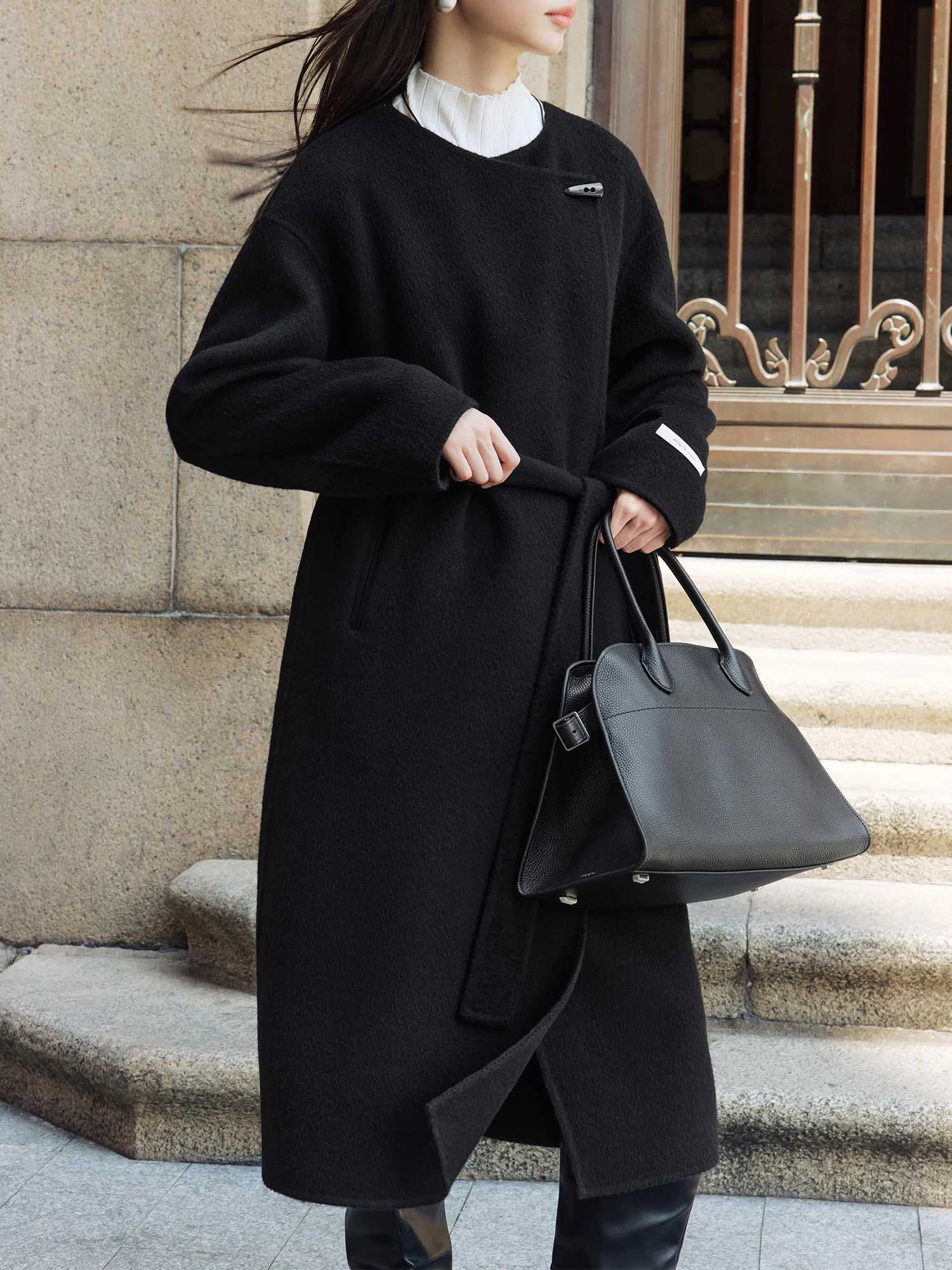 2 Colors Women Simple Long Woolen Jackets Horn Button Round Neck Black Commuter Winter Long Coat Wool Coats 24ZQ94165 Z250813