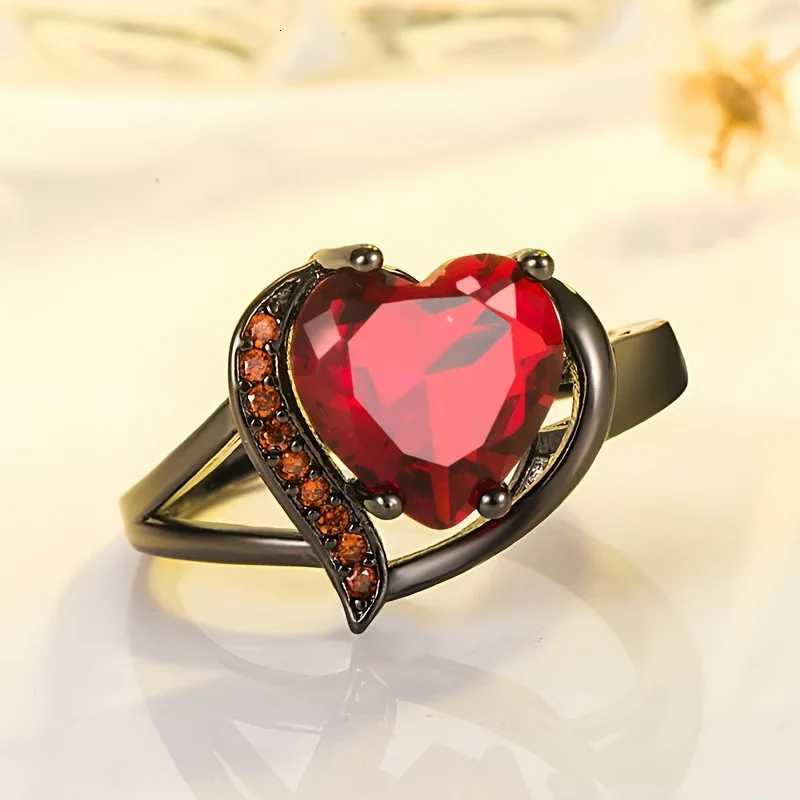 Charm Couple Rings For Men Stainless Steel Celtic Dragon Ring Heart Red Zircon Women Wedding Rings Set Valentines Day Jewelry W250812