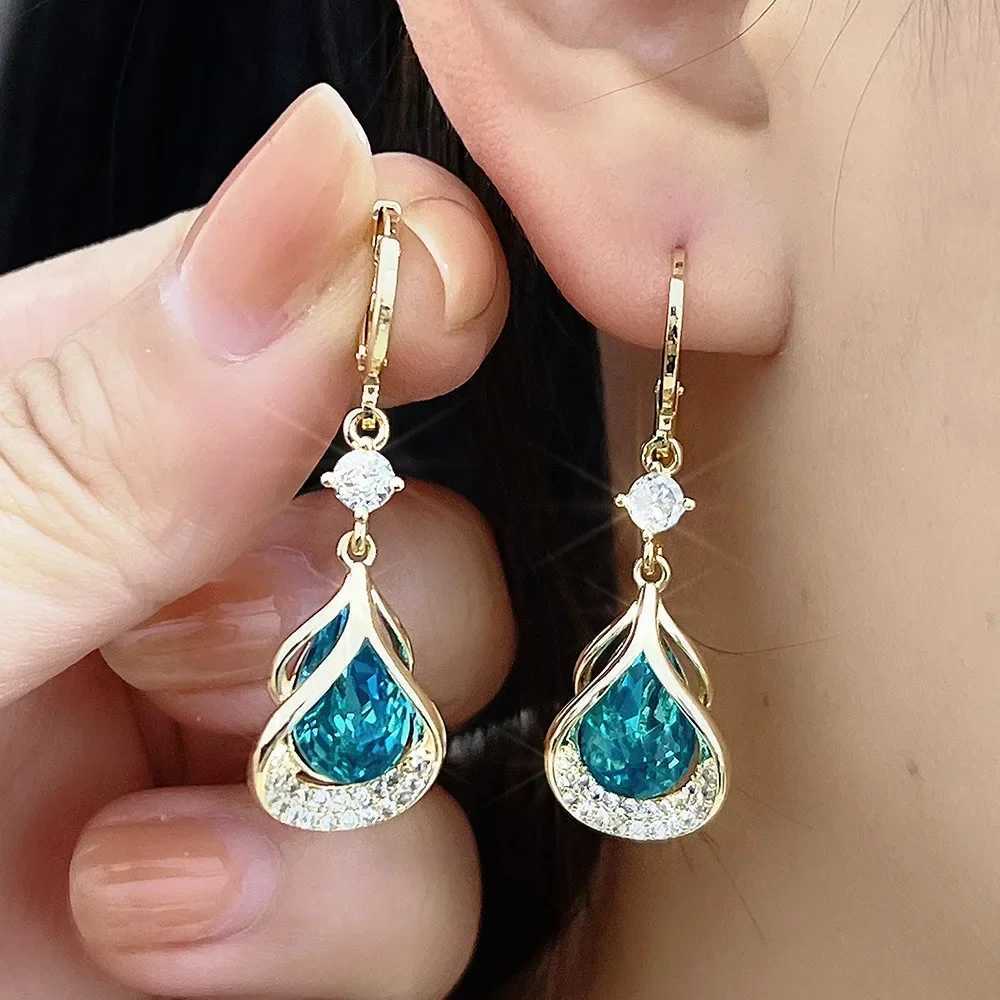 New Fashion Trend Elegant High-end Luxury Super Flash Crystal Tassel Earrings Inlaid Zircon Delicate Ladies Earrings for Women Y250812
