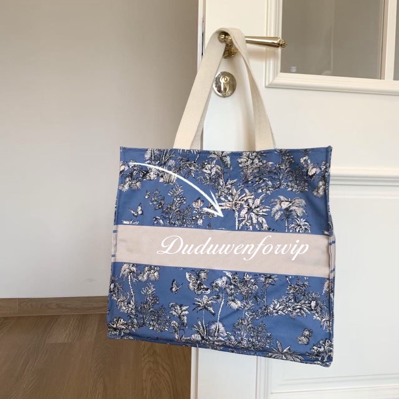 41X13X38CM Fashion storage bag blue butterfly pattern tote holiday bag beauty classic letter Organization with charm.star