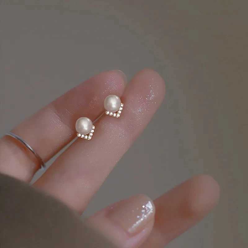 Simple Temperament Imitation Pearl Zircon Stud Earrings For Women Exquisite Earring Ladies Party Birthday Jewelry Gifts Y250812