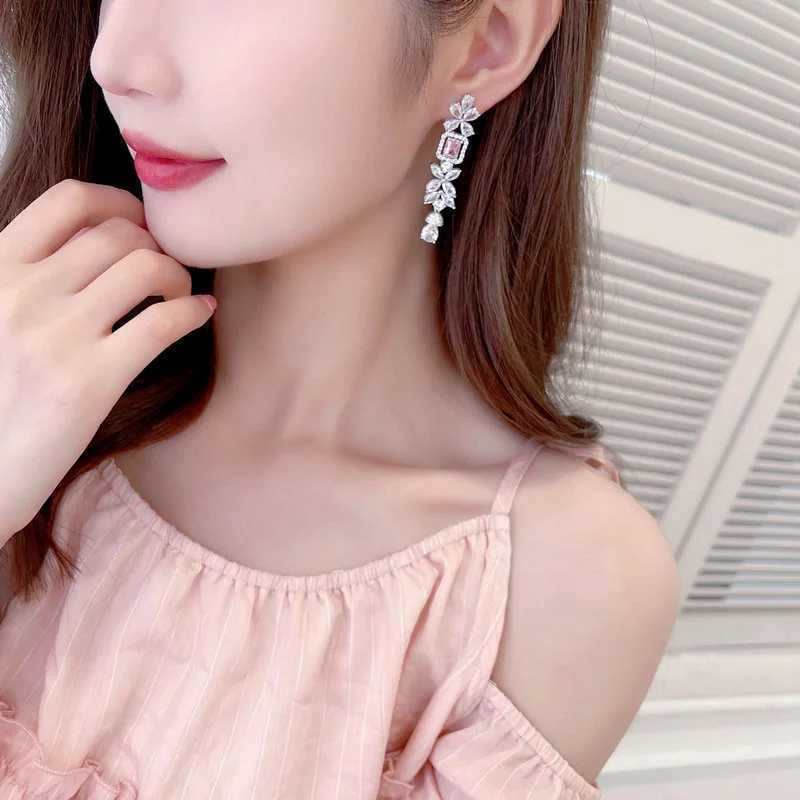 SUYU Light Luxury Exquisite Temperament Design Fashionable And Elegant Earrings Exaggerated And Atmospheric Long Earrings Y250812