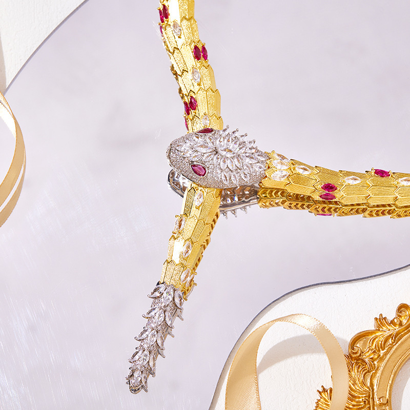 designer jewelry High-End Luxury Large Princess Snake Necklace Gold-Plated Exaggerated Snake-Shaped Texture Women Snake-Shaped Collarbone Chain