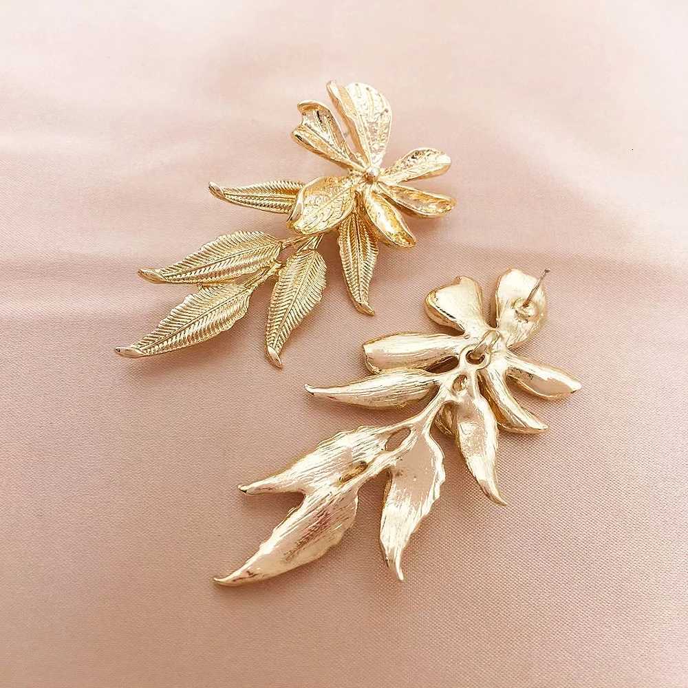 New Fashion Metal Flower Long Earring for Women Party Statement Vintage Gold-plated Leaves Tassel Earring Jewelry Y250812