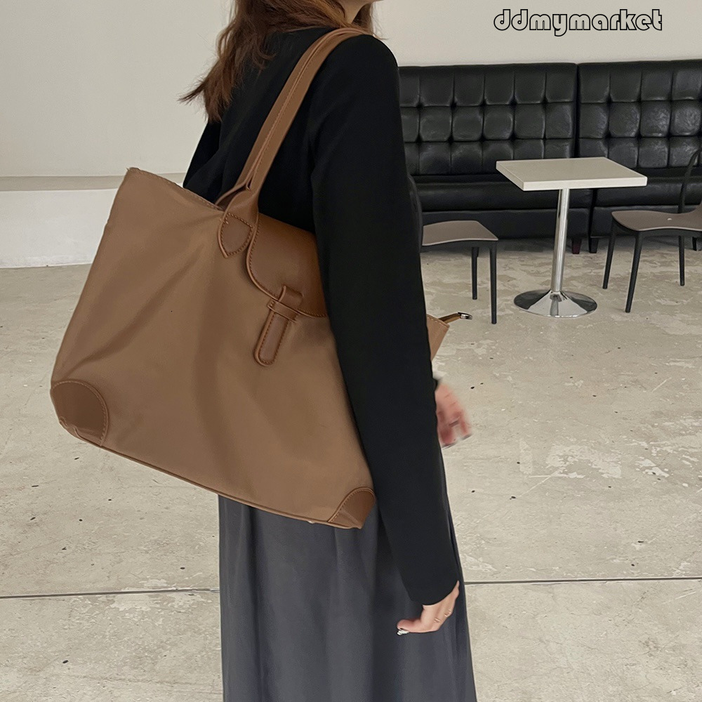 Large Capacity Women, Practical and Lightweight Nylon Tote Bag for Commuting, Versatile Dumpling Single Shoulder Bag, Trendy ddmymarket