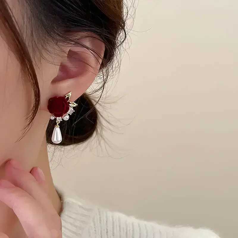 2024 New Wine Red Velvet Rose Pearl Earrings for Women Vintage Red Rose Elegant High-end Studs Earrings Jewelry Accessories Y250812