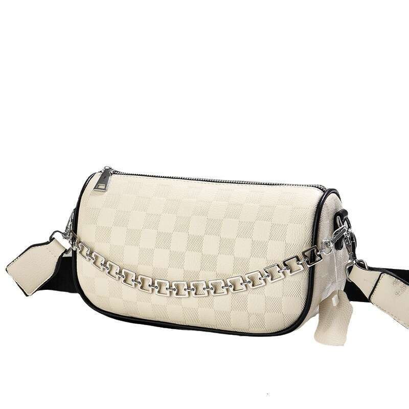 New Saddle for Women 2024 Black Chain Casual Stylish Crossbody Korean Style Fashion Bag