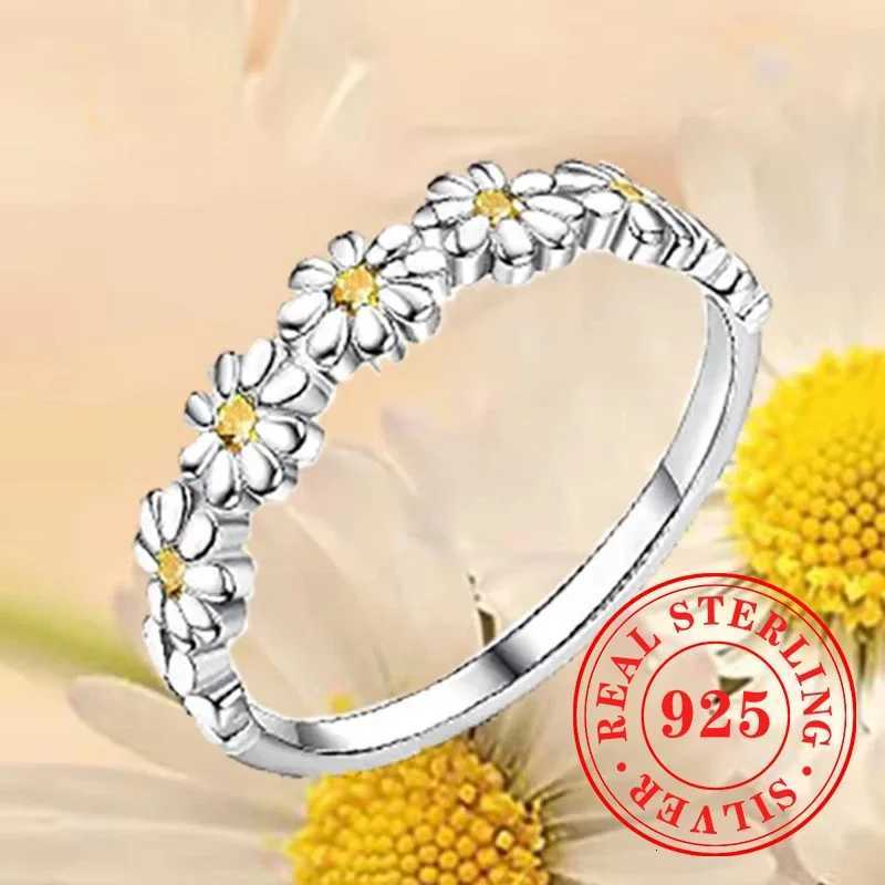 925 Sterling Silver Elegant Luxury Jewelry High-end Eternity Wedding Jewelry with Daisy Flower Design Ring for Women W250812
