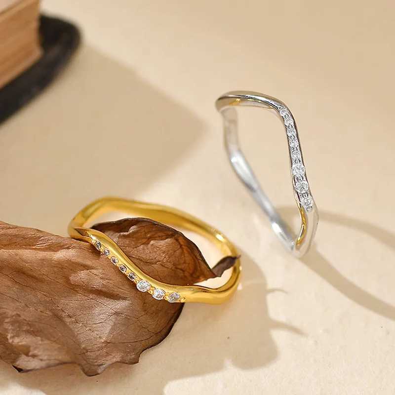 925 Sterling Silver Wavy Curve Statement Finger Ring for Women Fashion Simple Chic Hip-hop Couple Layered Jewelry Gift W250812