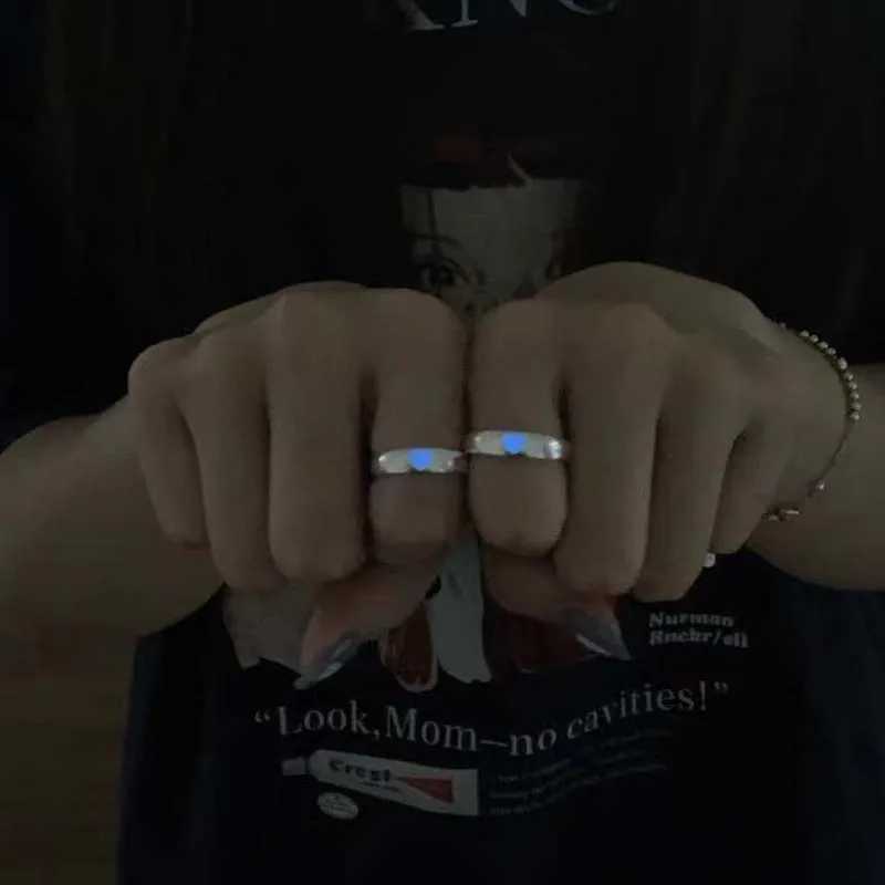 Fashion Blue Love Heart Luminous Ring for Women Men Retro Glow In Dark Silver Color Adjustable Couple Finger Rings Jewelry Gift W250812
