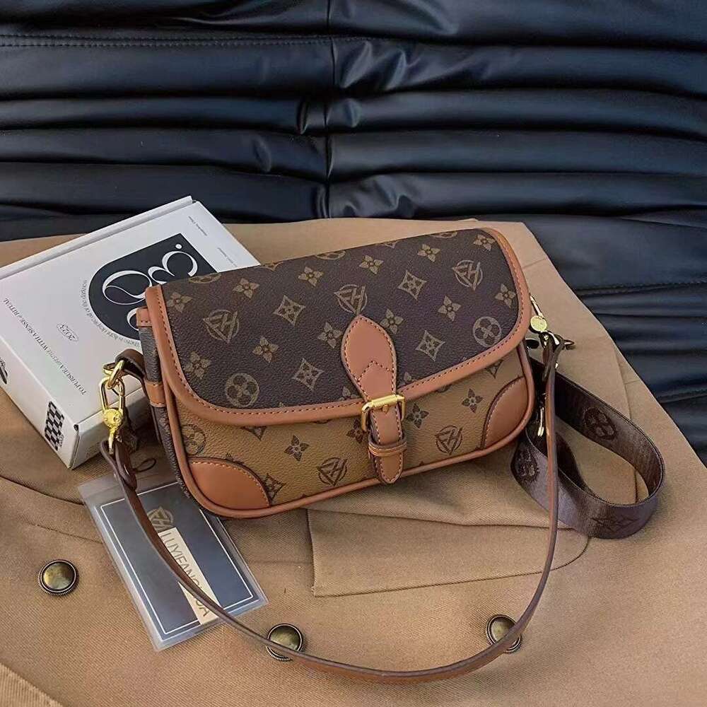 Louis Fanghua New Elegant Nurse for Women Stylish Korean Fashion Versatile Single Shoulder Color-Block Crossbody Bag Trendy Baguette