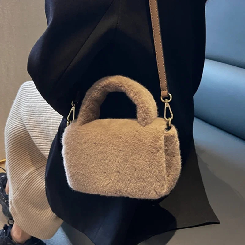 High Quality Winter Fashion Plush Women Fashion Soft Faux Fur Small Tote Female Shoulder Crossbody Purse Trend Handbag 250809