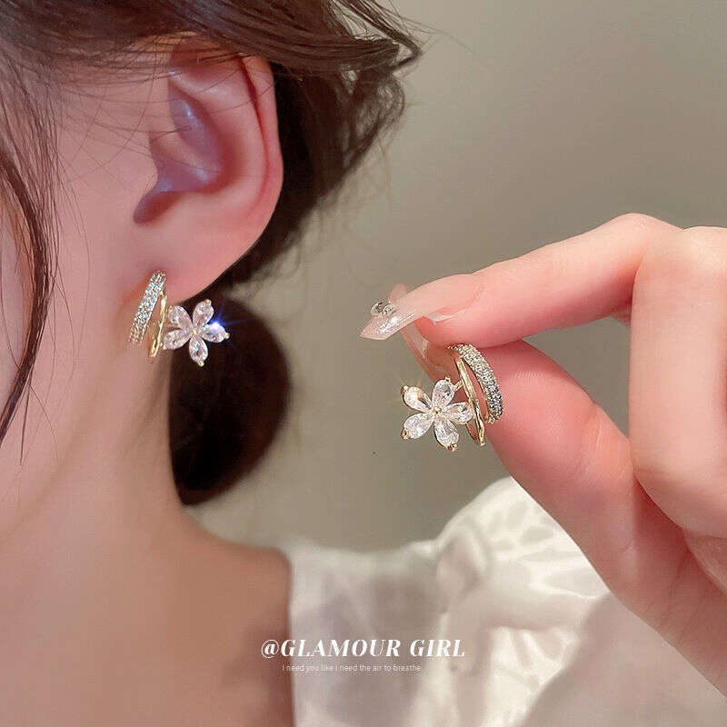 DHcollections Sier Needle French Light Dia Butterfly Niche Simple Versatile Commuting Elegant High-end Earrings for Women