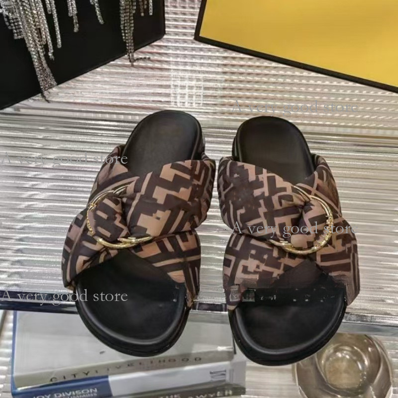 2025 New Vintage Women Designer Flat Sandals Metal Buckle Twisted Detail Luxury Fashion Comfortable Versatile Outer Wear Shoes