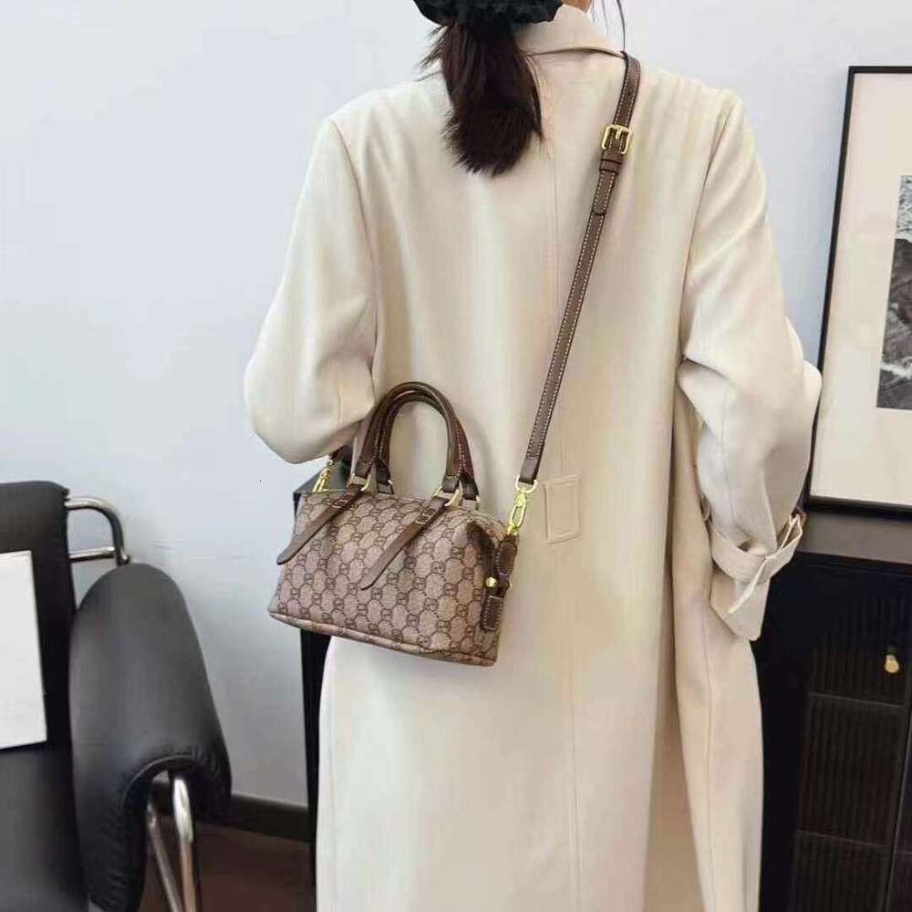 Gutiko Single Shoulder Crossbody Light Luxury Niche Printed Underarm Small Square Bag Fashion 2025 New Handbag