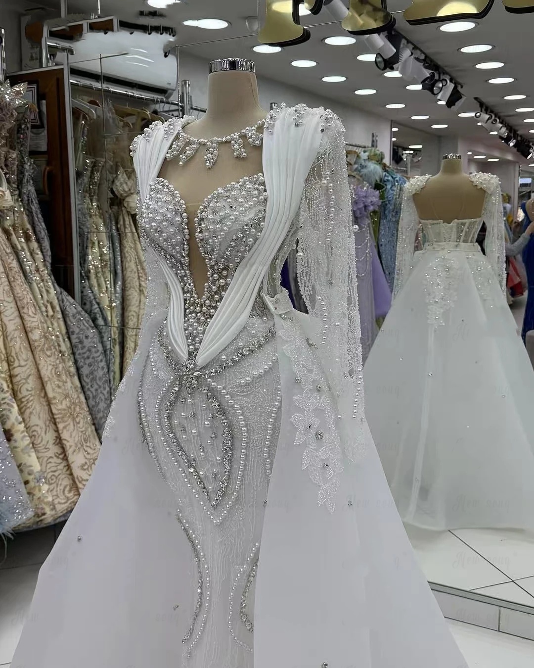 Exquisite A Line Women Wedding Dress Jewel Neck Long Sleeves Bridal Gowns Pearls Sequins Detachable Train Dress Customized vestidos de novia