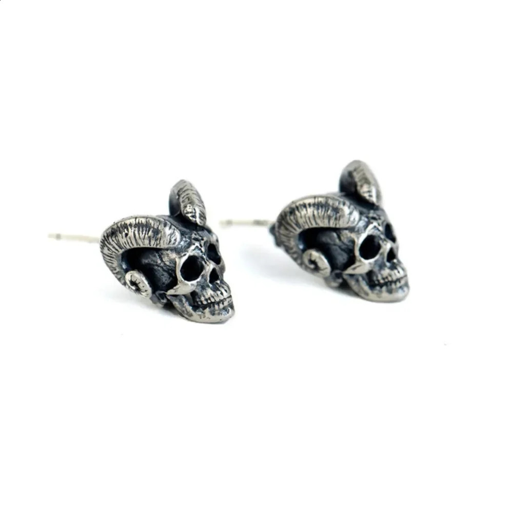Simple Retro Creative Trend Hell Demon Skull Earring Goth Punk Hip Hop Fashion Niche Party Pop Halloween Earrings Jewelry 250812