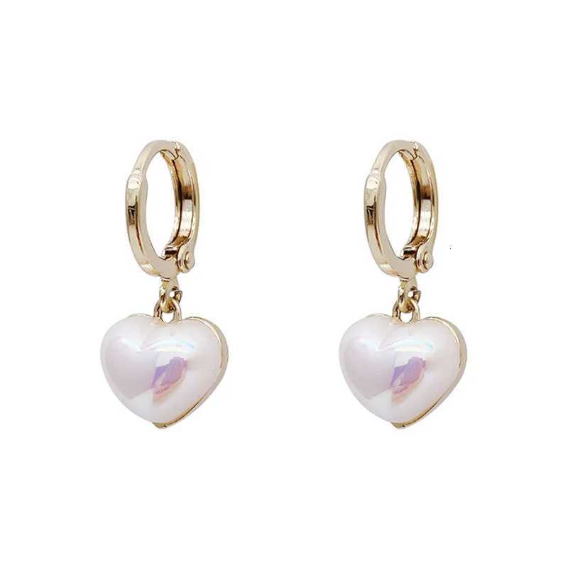 Classic Design Pearl Heart Pendant Earrings 2024 Fashion Jewelry Party Girls Sweet Temperament Accessories For Womens Earrings Y250812