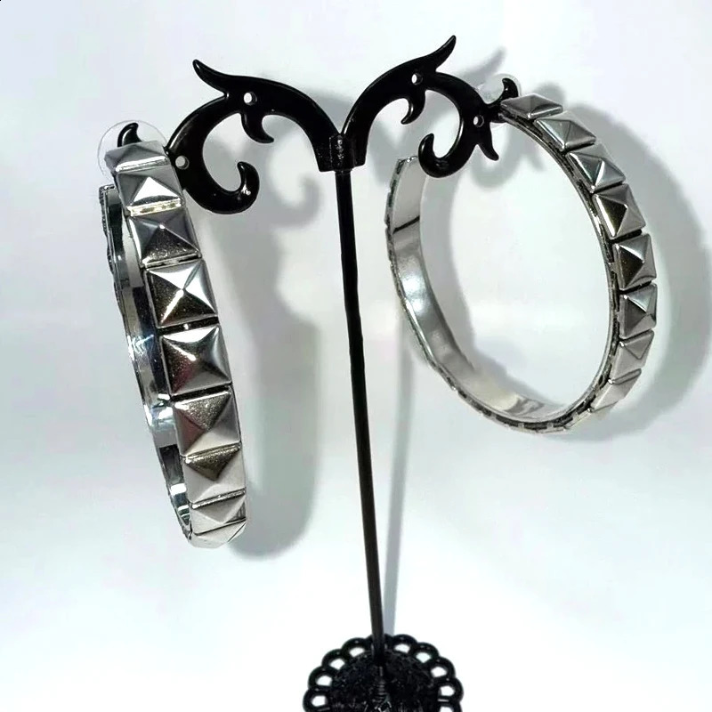 Punk Jewelry Silver 3D Geometric Earrings for Women Fashion Y2K Earrings Gothic Accessories Grunge Korean Charm Earrings 250812