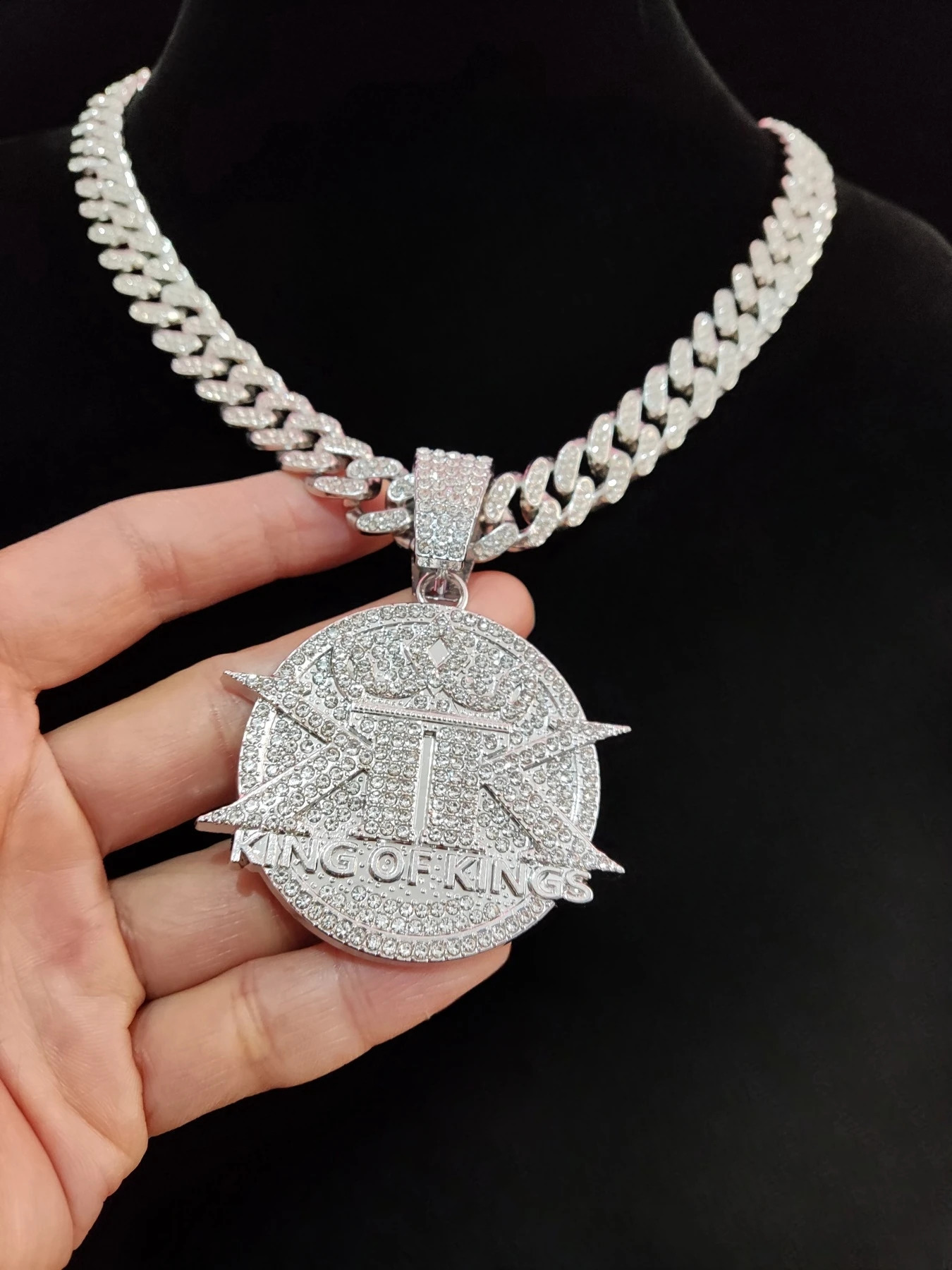 Men Women Hip Hop Round KING Pendant Necklace with 13mm Cuban Chain HipHop Iced Out Bling Hiphop Necklaces Fashion Jewelry 250807