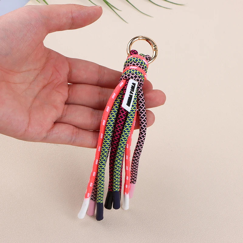 High-quality Hardware Anti-theft Keychain Fashion Bag Accessories Tassel Female Bag Decoration 250811