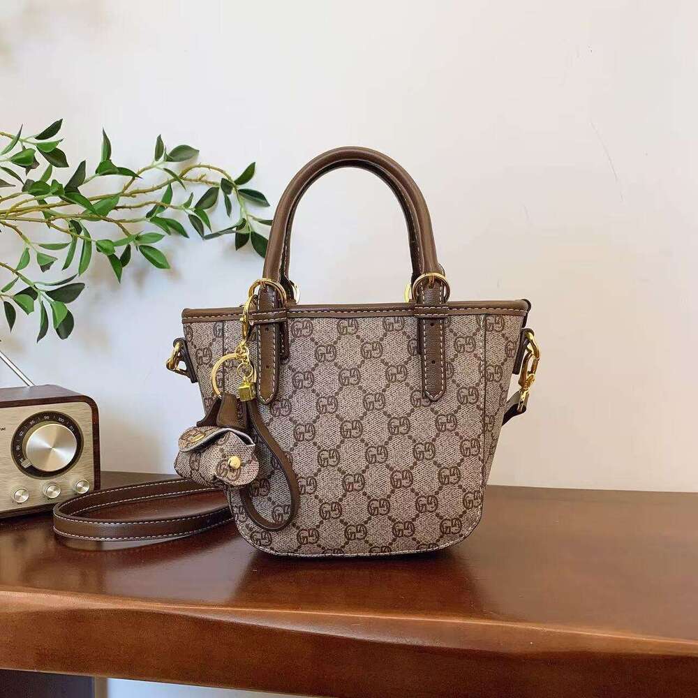 Gutiko New Women's High-Quality Texture Bucket Fashion Tote Versatile Basket Bag Single Shoulder Crossbody