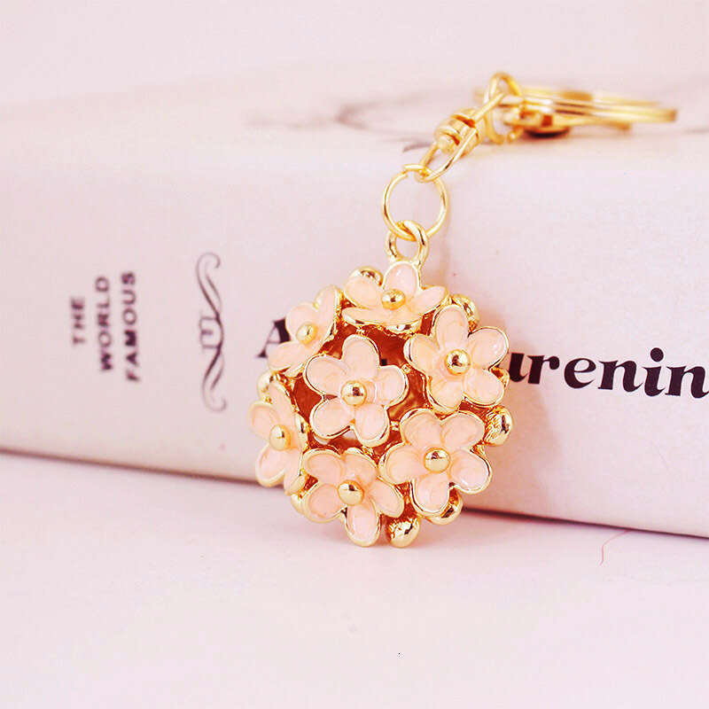 Double-Sided Daisy Women's Bag Accessories Metal Pendant Three-Dimensional Hollow Five-Leaf Flower Keychain 146