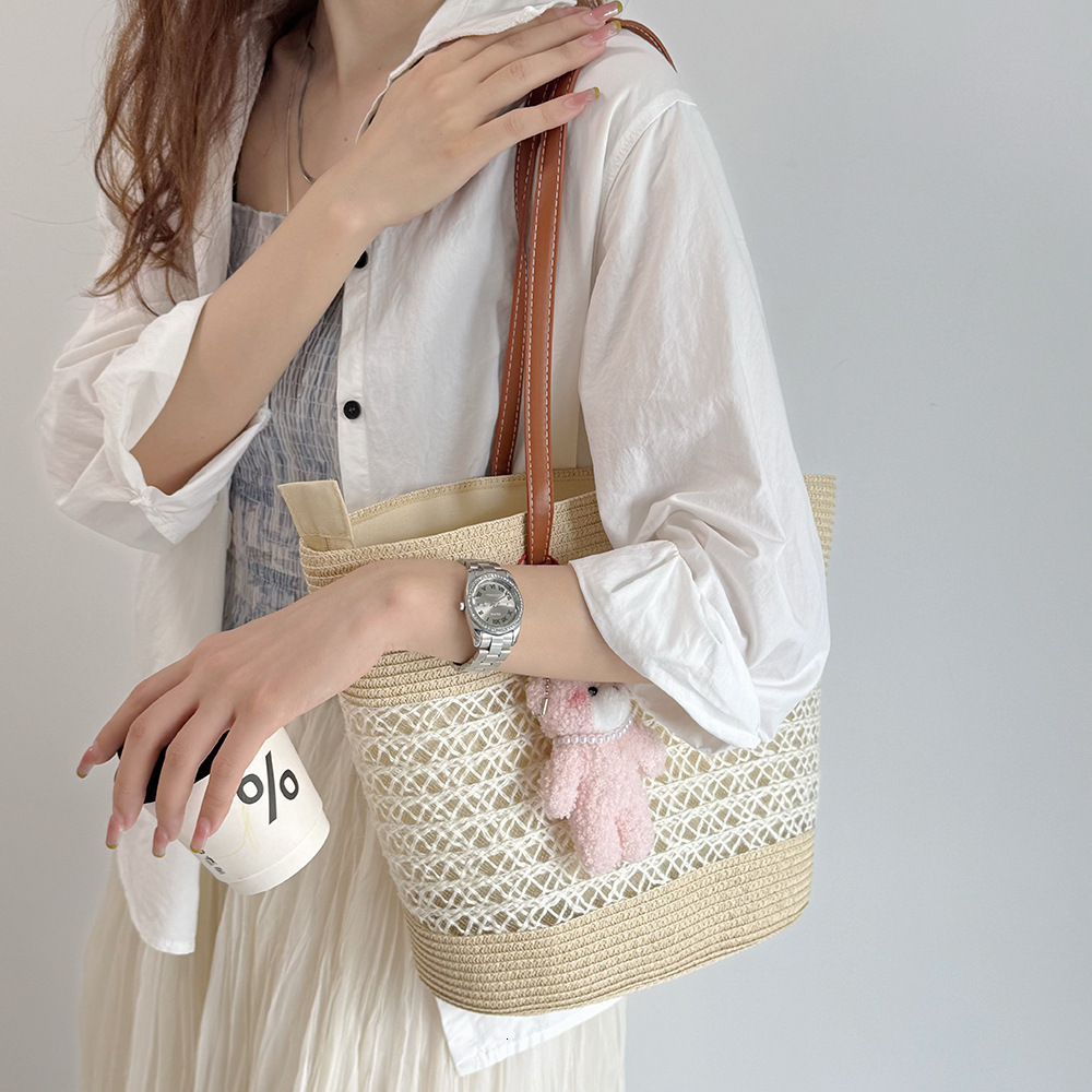 Pastoral Style INS Straw for Women Summer Hollow Design Large Capacity Fashion Versatile Beach French Tote Bag ddmymarket