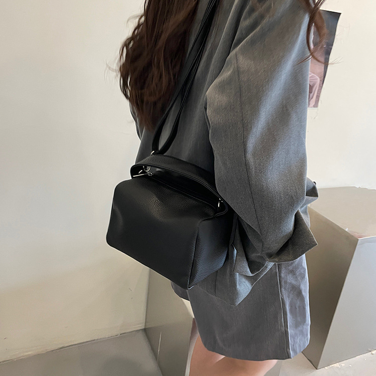 Korea 2025 New Simple Soft Lychee Pattern Tofu Fashion Versatile Handheld Women's Single Shoulder Crossbody Small Bag ddmymarket