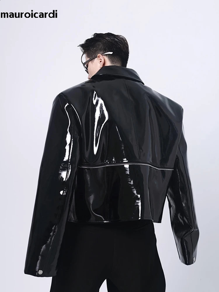 Mauroicardi Spring Autumn Cool Loose Short Black Shiny Reflective Patent Faux Leather Jacket Men Zipper er Clothes 250811