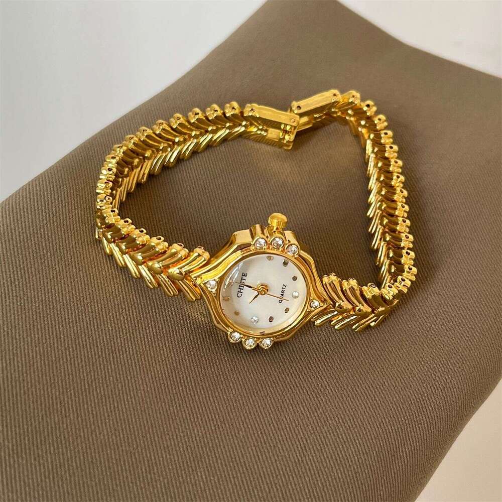 Vintage Gold Bracelet Women's Niche Light Luxury Small Exquisite High-end Quartz Watch
