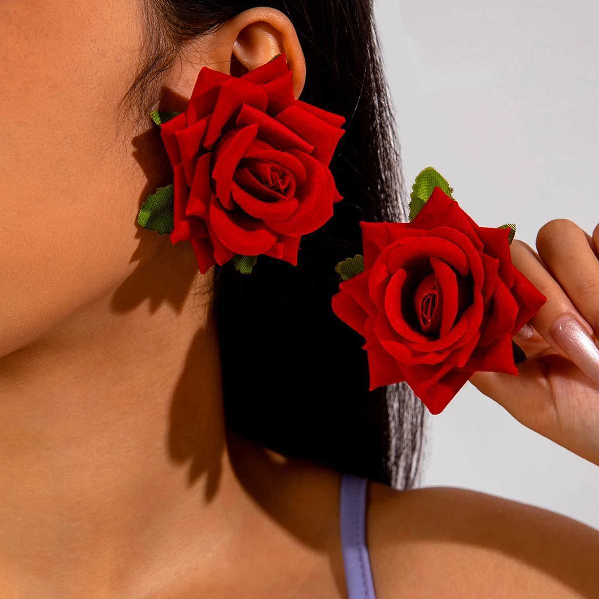 Tocona Pretty Big Rose Flowers Stud Earrings for Women New Simple Trend Design Jewelry Party Accessories Gift Y250812