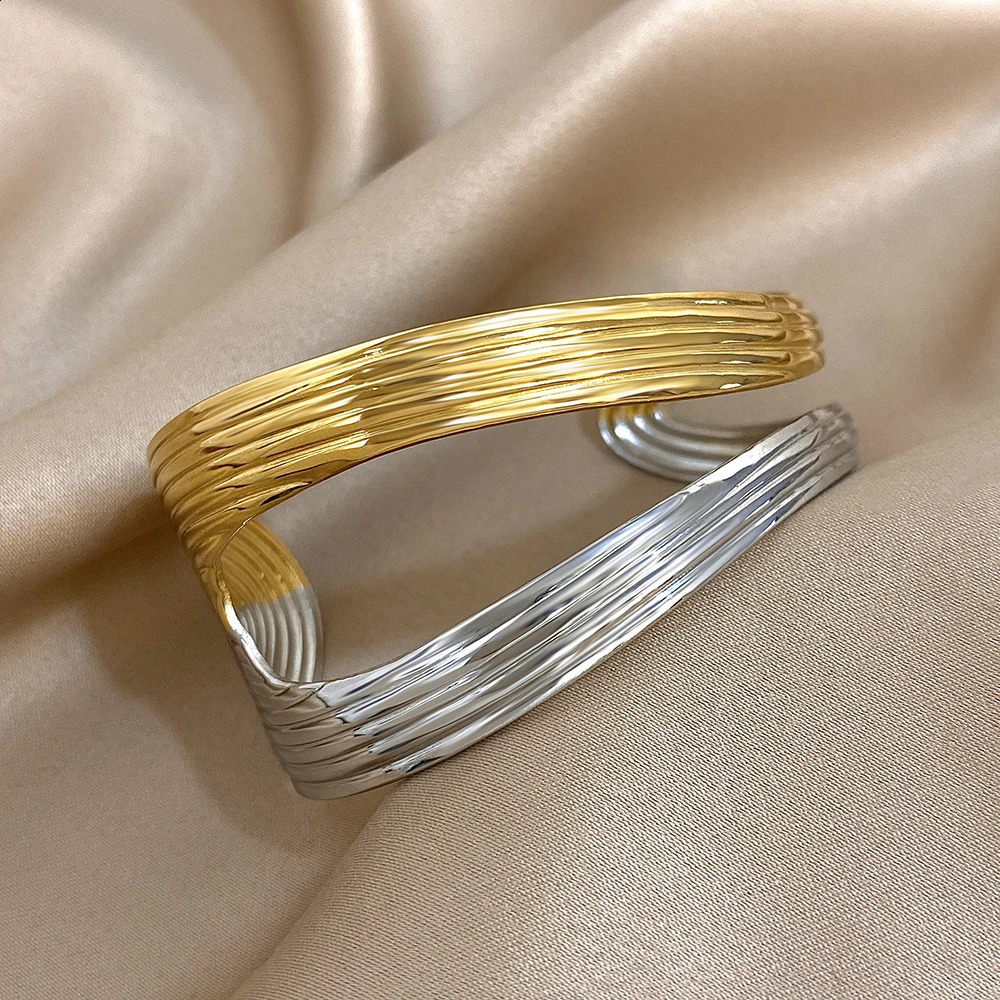 n Multilayer Hollow Out Open Stainless Steel Bangle for Women Wavy Wide Bangle Cuff Bracelet Lady Waterproof Jewelry 250812