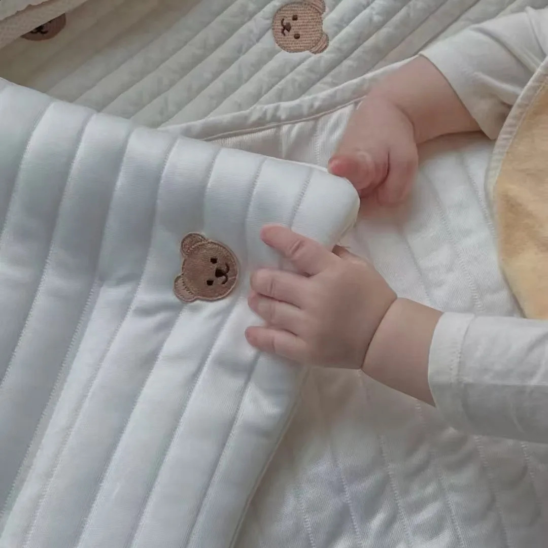 Soft Baby Pillow for Born Bedding Room Decoration Summer Sweat-absorbing Breathable Cool Pillow Mother Kids Accessories 250812