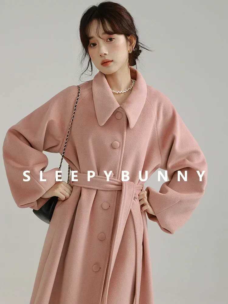 Vintage Red Wool Cape Coat with Belt Loose Fit Retro Style Womens Warm Woolen Outerwear Casual Chic Coat for Fall Winter Z250813