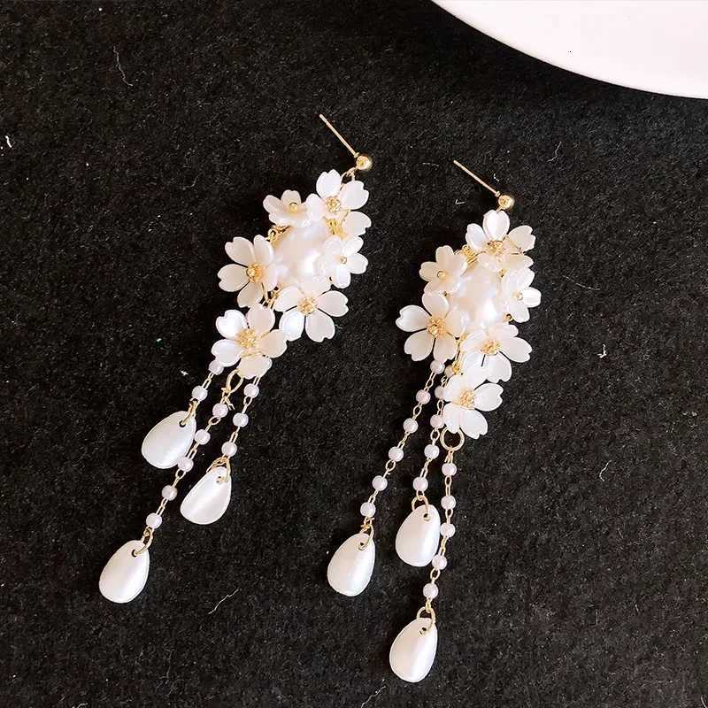 Rhinestone Pearl Tassel Earrings for Women French Romantic Flower Drop Earring Commute Exquisite Charms Jewelry Y250812