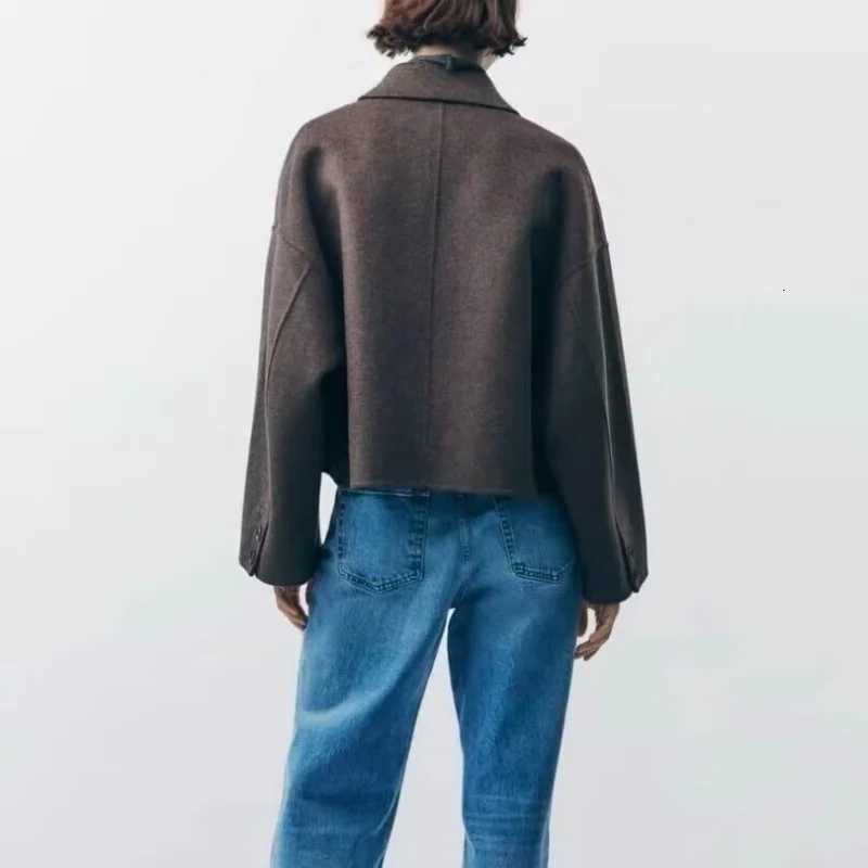 Autumn New Fashion Versatile Simple Lapel Woolen Jacket for Women Z250813