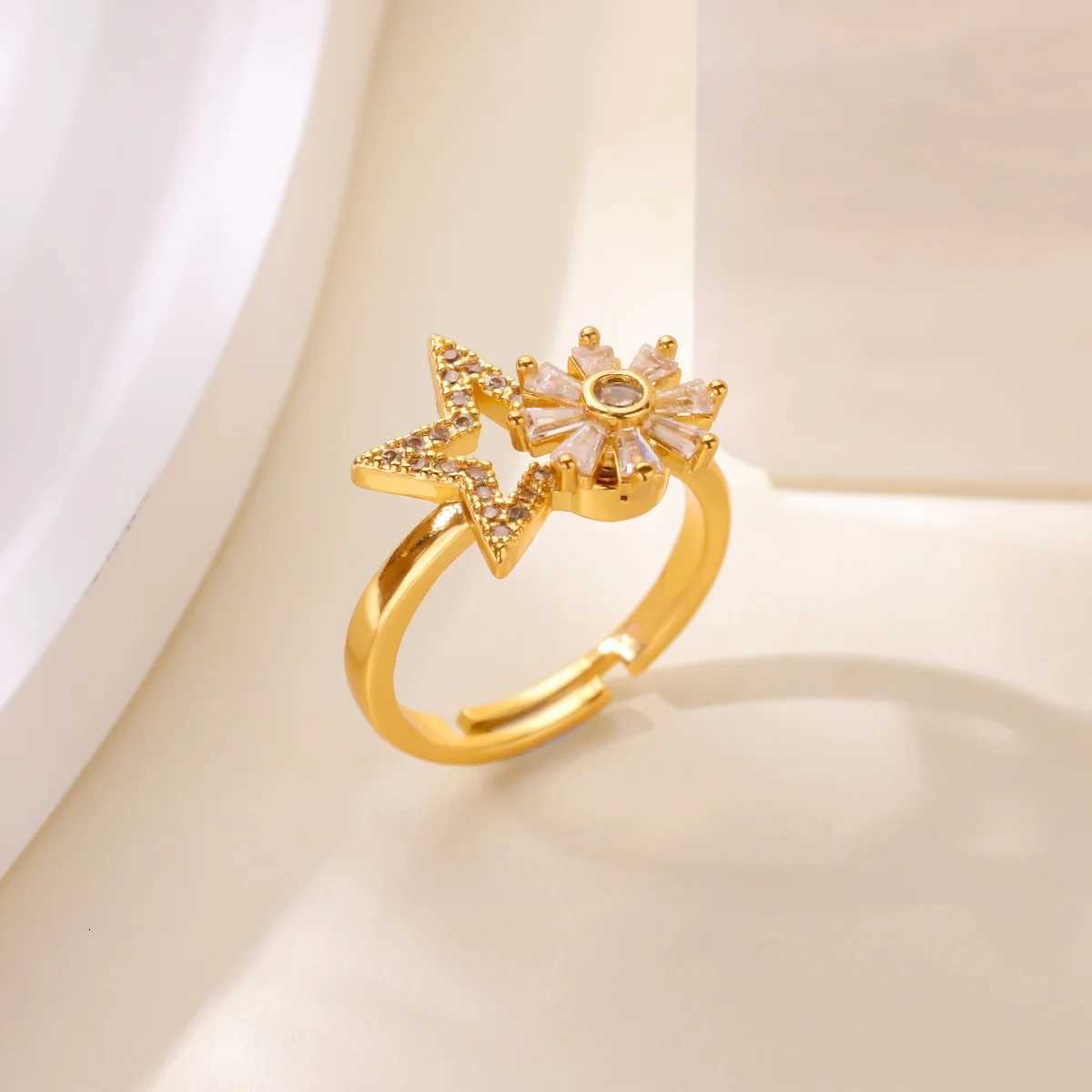 Luxury Zircon Rotatable Star Flower Windmill Ring for Women Stainless Steel Gold Color Cheap Ring Wedding Couple Jewelry rings W250812