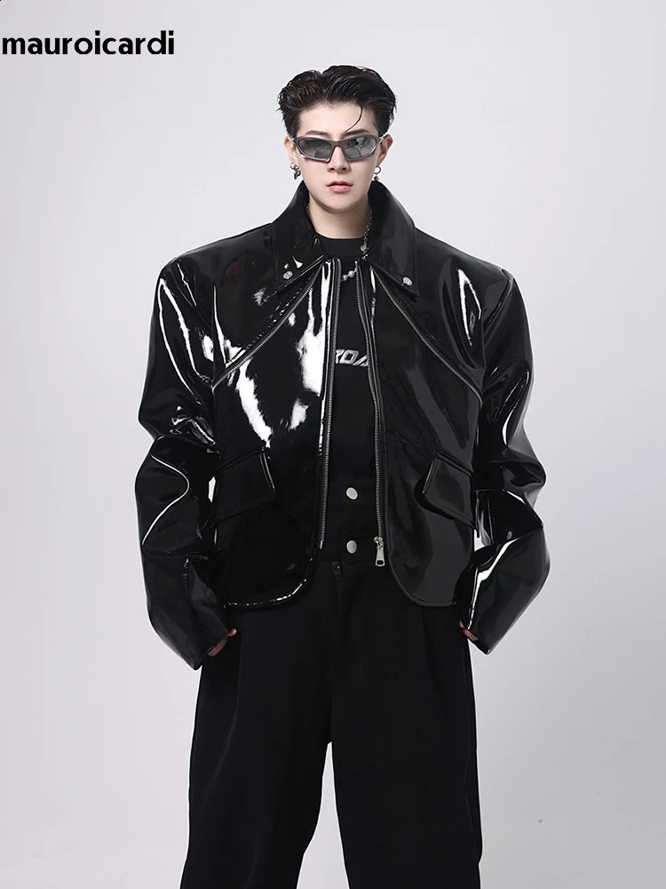 Mauroicardi Spring Autumn Cool Loose Short Black Shiny Reflective Patent Faux Leather Jacket Men Zipper er Clothes 250811