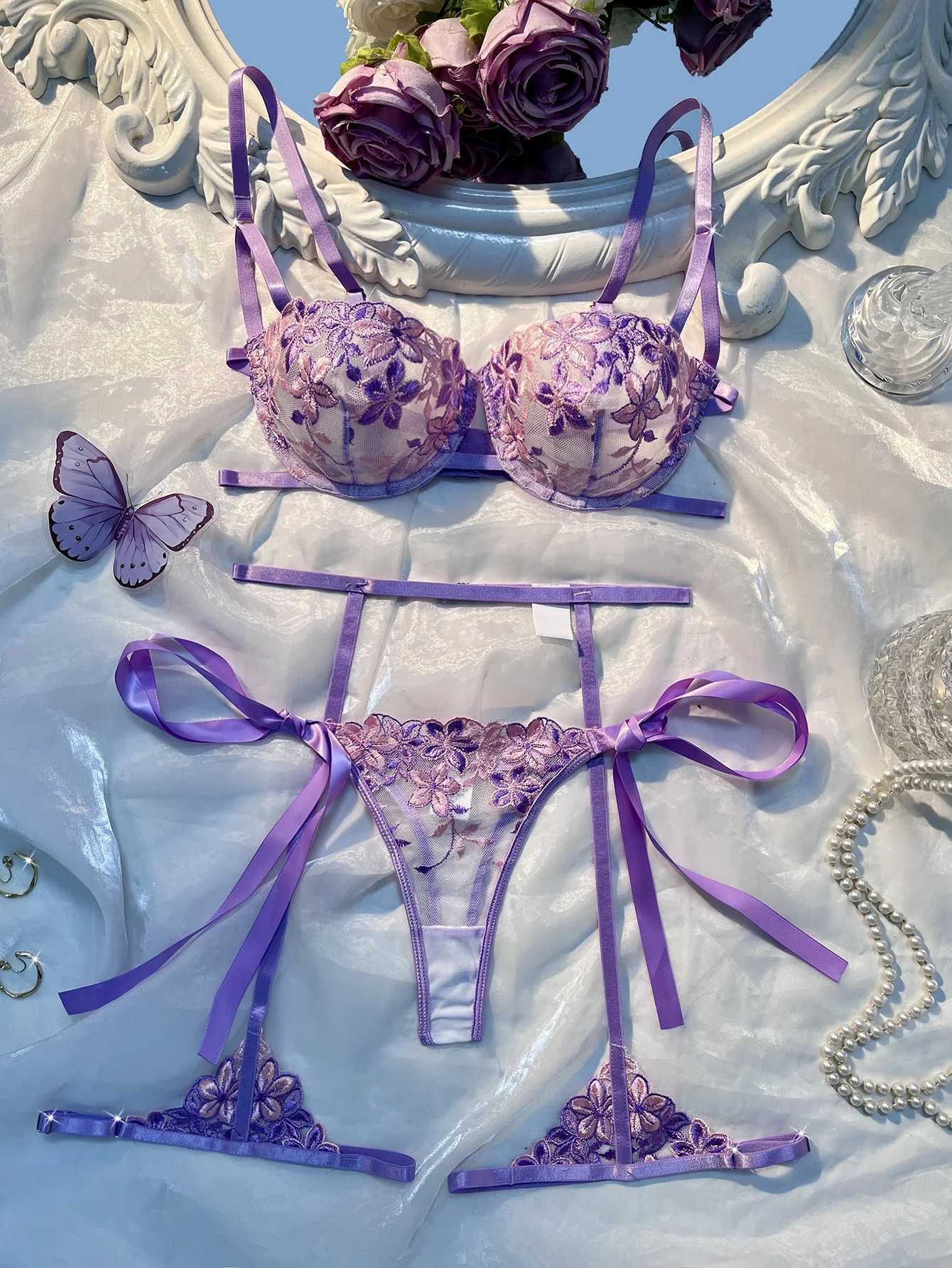 3 Piece Set Strap Steel Support Sexy Tie Underwear Lace Embroidered Flower Intimate Apparel Tight Bustier And Thong EnsembleXJ250812