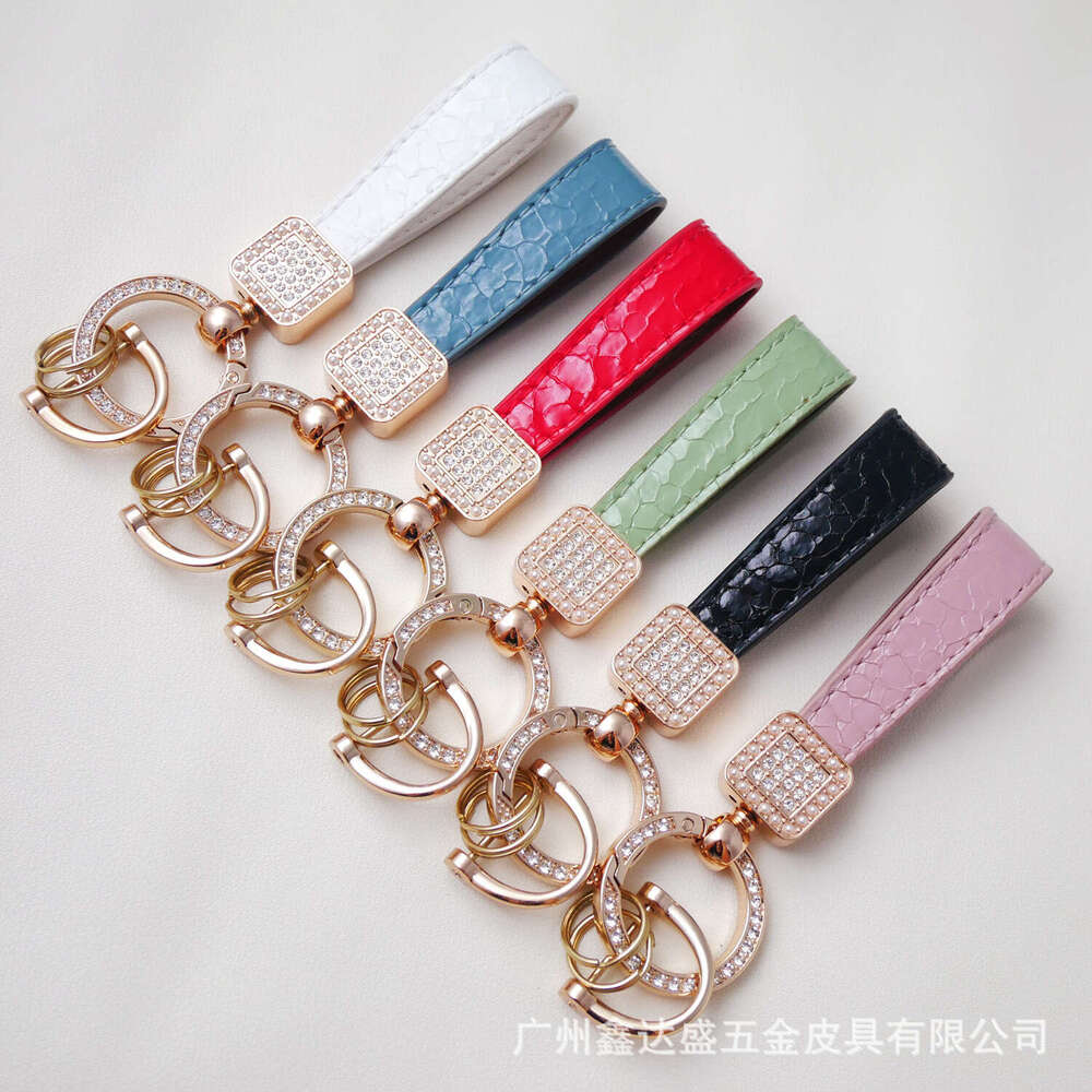 Fashionable Textured Car Keychain Women's Accessories Light Simple Key with Dia Inlaid Spring Ring Small Gift
